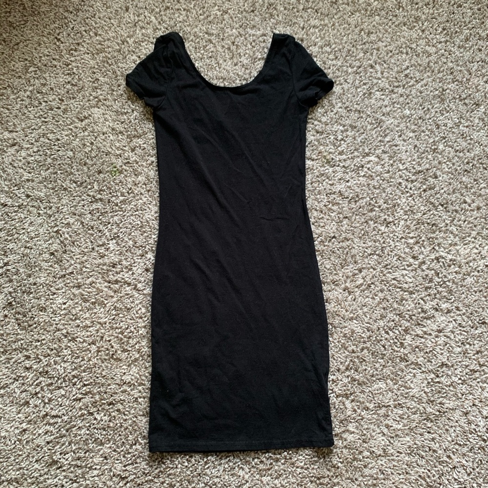 ⚡️Simple but classic black dress